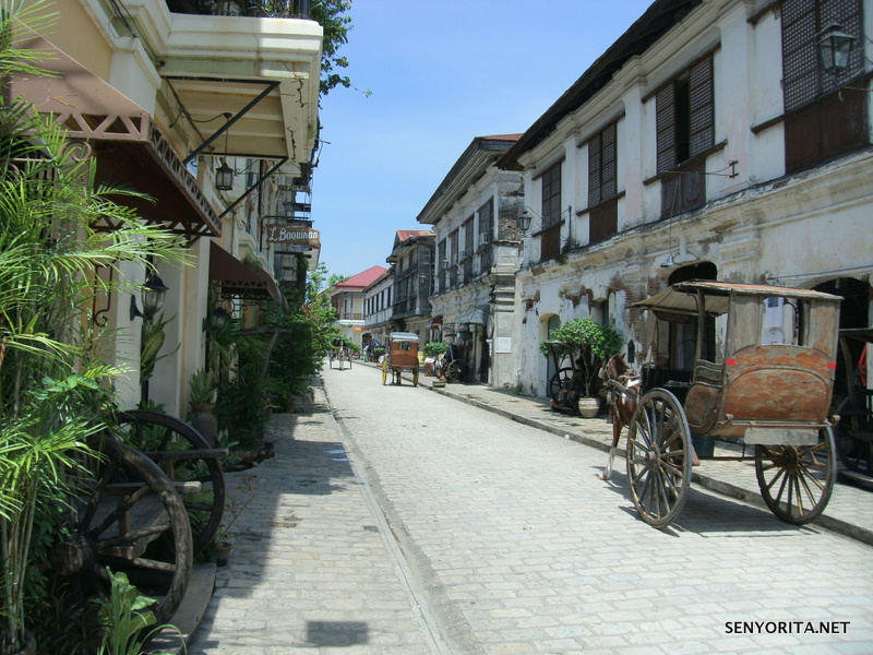 Morning Stroll at Calle Crisologo | Photo Credit: senyorita.net